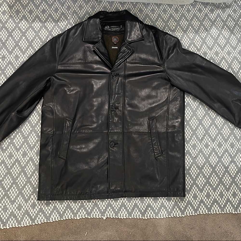Wilson’s Men's Black Leather Jacket with Thinsulate insulation -XLT almost NEW